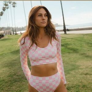 Albion Fit Jess Swim Top, Pink Check. Size Medium. Rashguard. NWTs!
